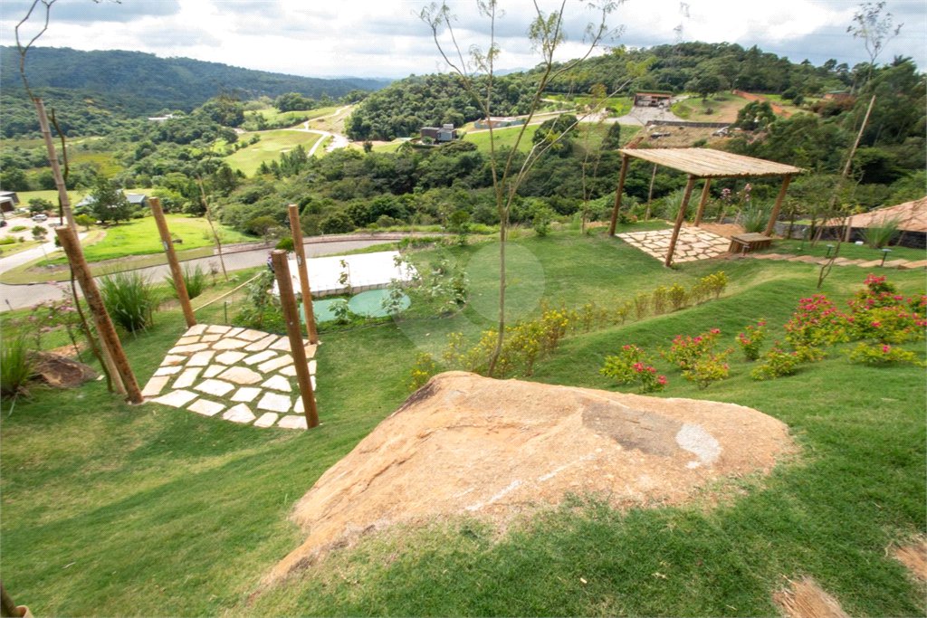 Casa à venda com 5 quartos, sendo 4 suítes, em Vila Darcy Penteado (mailasqui), São Roque, SP