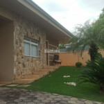 Casa à venda com 3 quartos, sendo 1 suíte, no condomínio Serra da Estrela, Atibaia - SP