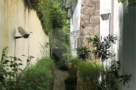 Sobrado à venda com 3 quartos, sendo 1 suíte,  em Panamby, São Paulo, SP