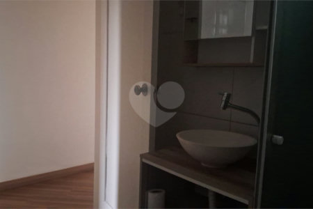 Apartamento à venda com 3 quartos, sendo 1 suíte,  em Cambuci, São Paulo, SP