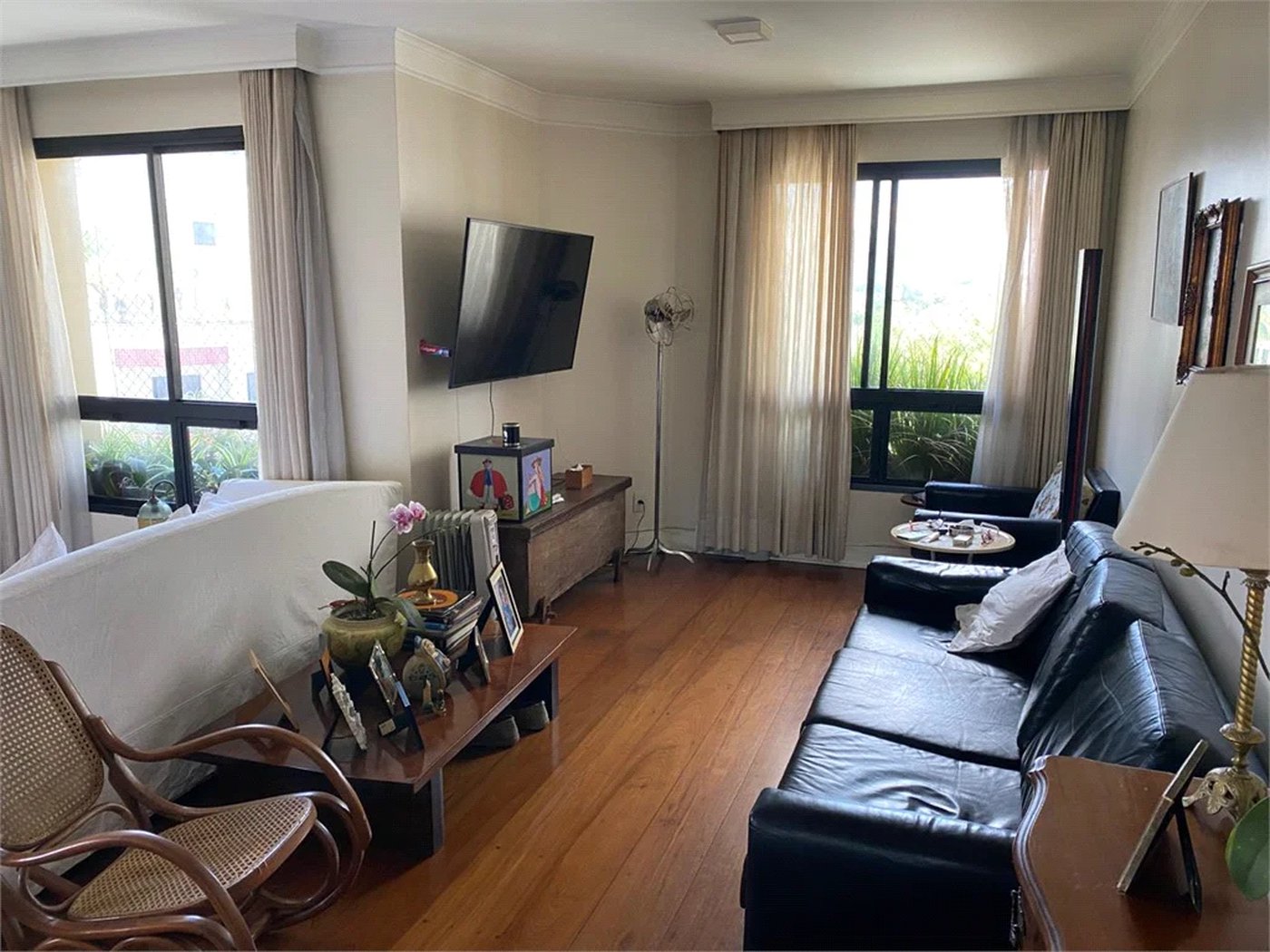 Apartamento à venda com 4 quartos, sendo 3 suítes,  em Vila Morumbi, São Paulo, SP