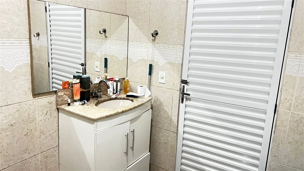 Sobrado à venda com 3 quartos em Cidade Kemel, São Paulo, SP