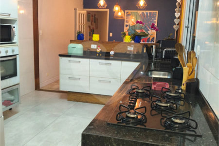 Sobrado à venda com 3 quartos, sendo 1 suíte, em Vila Libanesa, São Paulo, SP