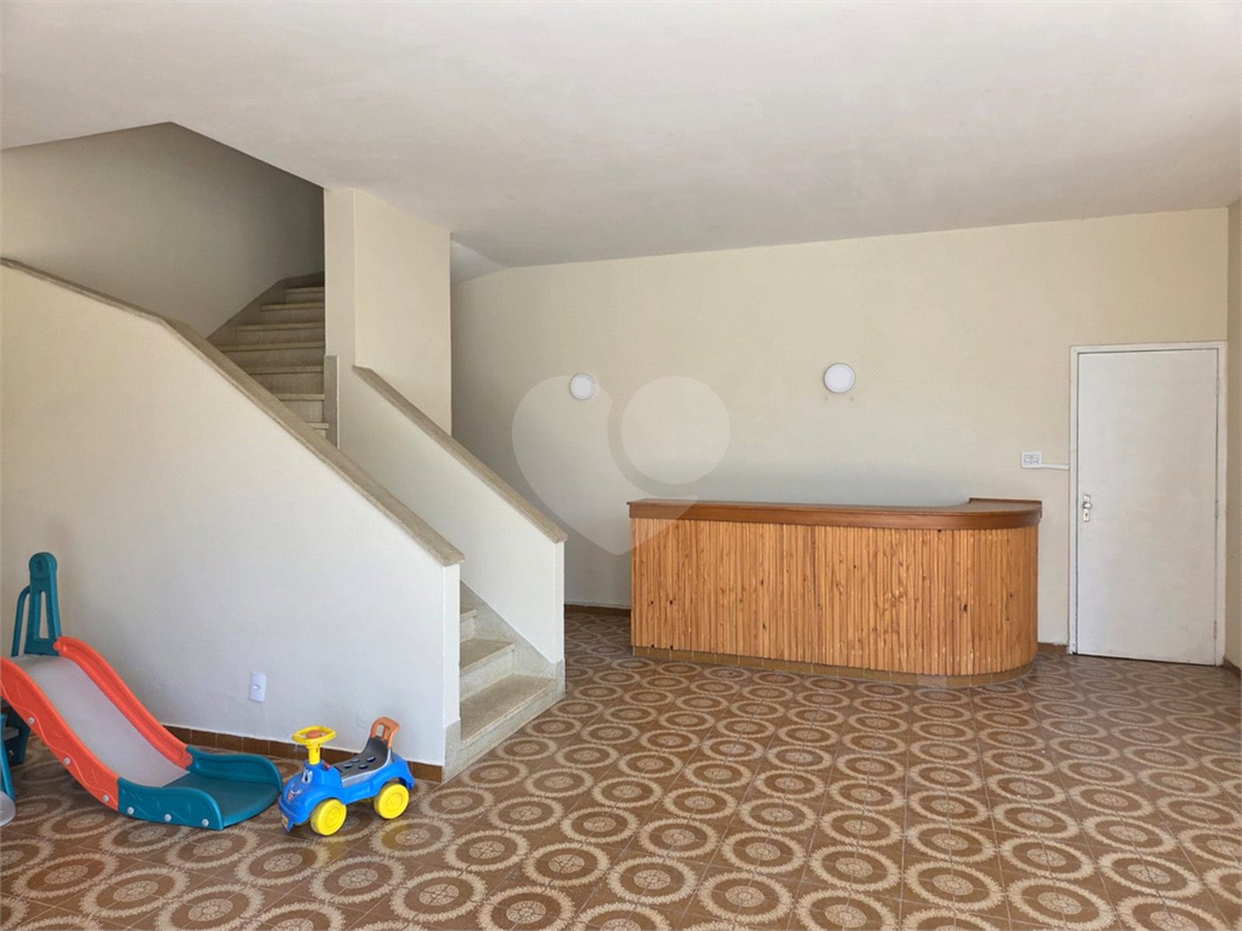 Casa à venda com 4 quartos, sendo 3 suítes, em Jardim Prudência, São Paulo, SP