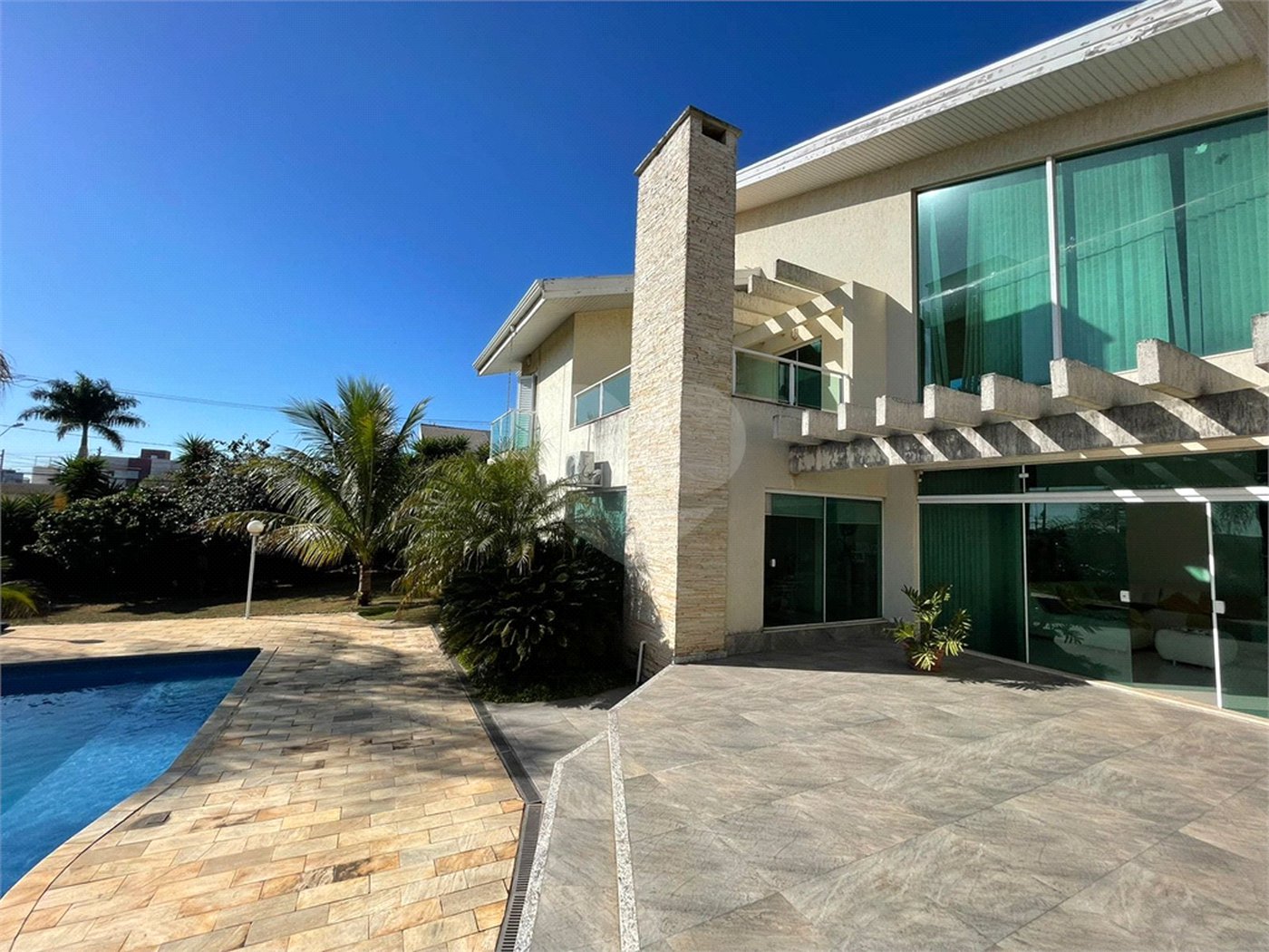 Casa à venda com 4 suítes no condomínio Haras Paineiras, Salto - SP