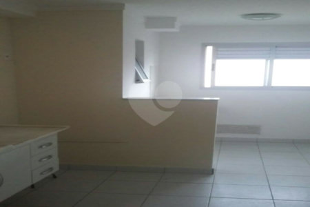 Apartamento à venda com 3 quartos, sendo 1 suíte,  em Jardim Luísa, São Paulo, SP