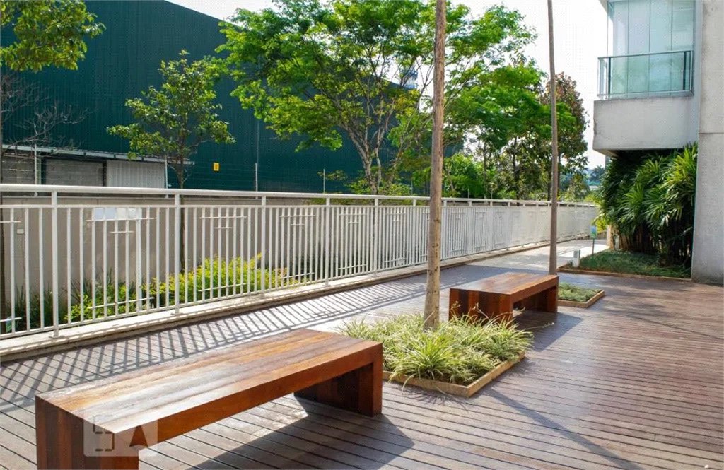 Apartamento à venda com 3 quartos, sendo 1 suíte, em Vila Anastácio, São Paulo, SP