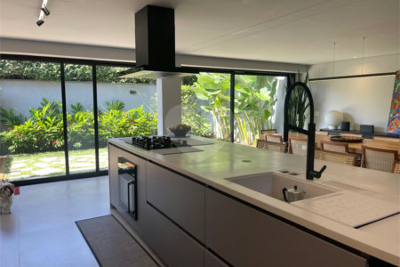 Casa à venda com 3 suítes no condomínio Reserva 8, São Paulo - SP