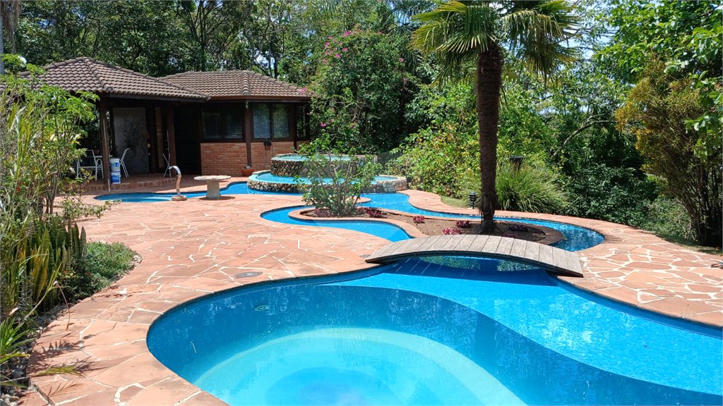 Casa à venda com 4 suítes no condomínio Sausalito, Mairiporã - SP
