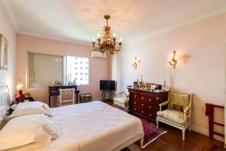 Apartamento à venda com 4 quartos, sendo 2 suítes, em Real Parque, São Paulo, SP