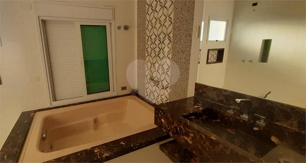 Casa em condomínio à venda ou para alugar com 5 quartos, sendo 3 suítes,  no Centro, Bom Jesus dos Perdões, SP
