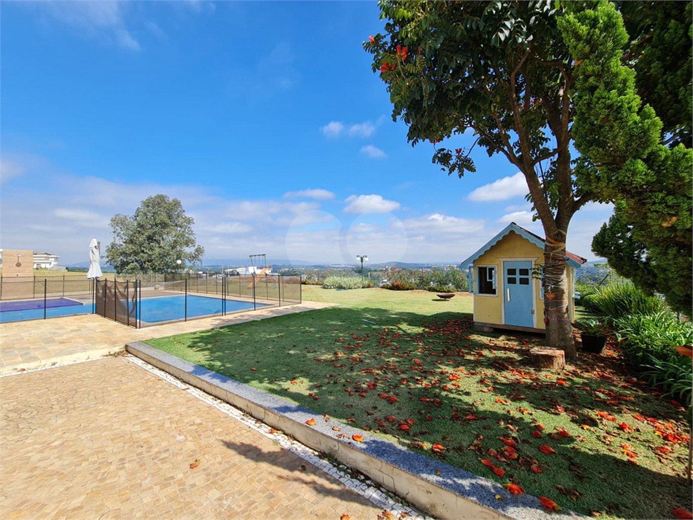 Casa à venda ou para alugar com 4 suítes no condomínio Residencial Jardim Primavera, Louveira - SP