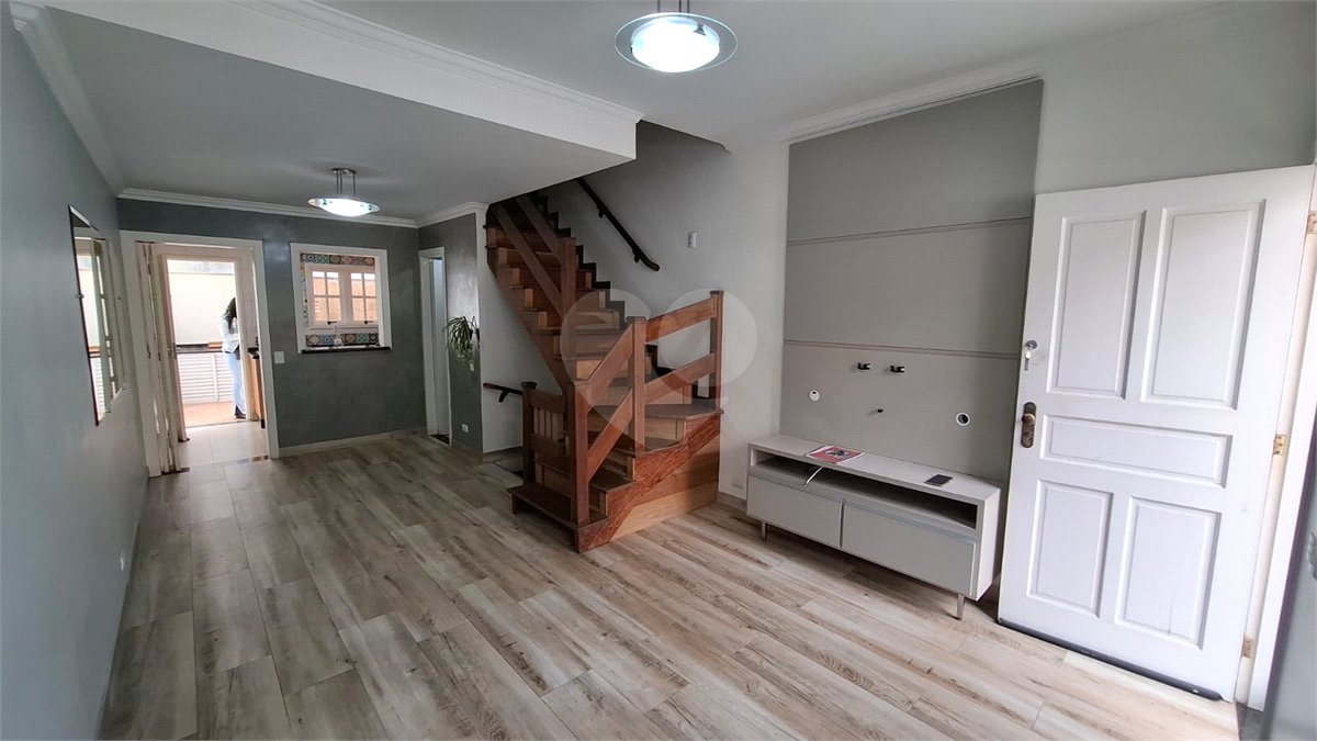 Casa à venda com 2 suítes no condomínio Village Palmas, São Paulo - SP