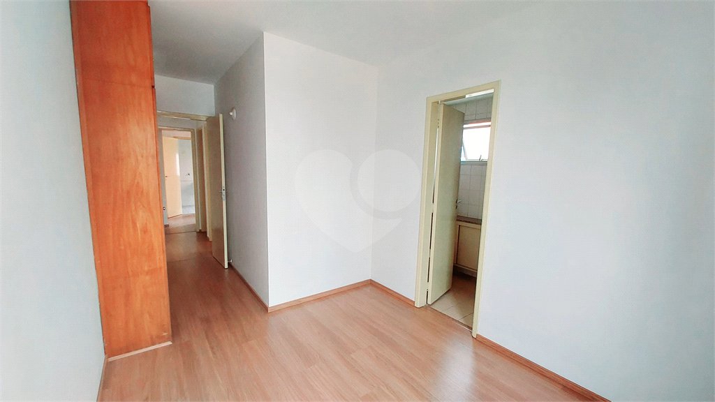 Apartamento à venda com 3 quartos, sendo 1 suíte, em Vila Olímpia, São Paulo, SP