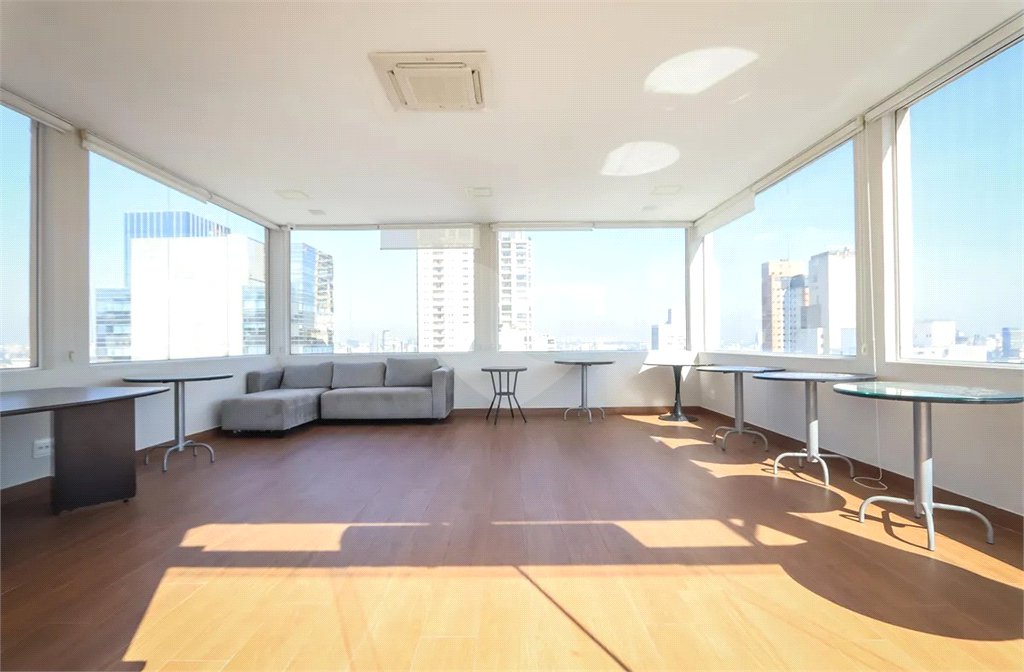 Apartamento à venda com 2 quartos em Bela Vista, São Paulo, SP