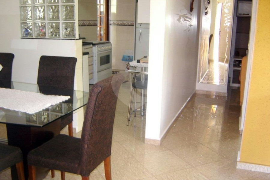Sobrado à venda com 3 quartos, sendo 1 suíte, em Vila São João Batista, Guarulhos, SP