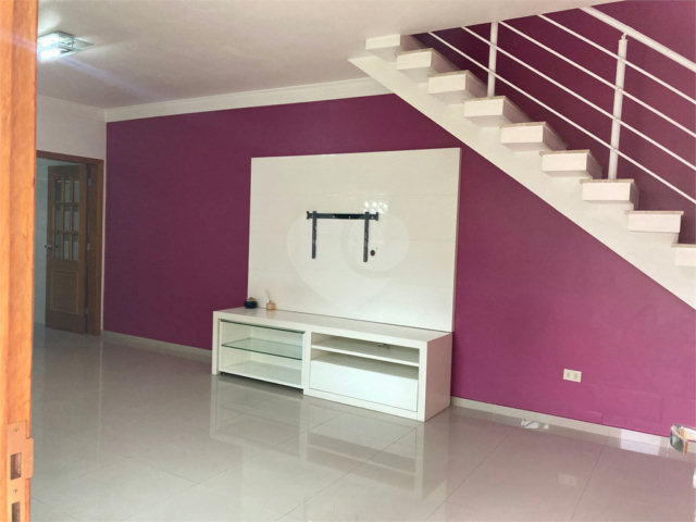 Sobrado à venda com 3 quartos, sendo 1 suíte,  em Vila Constança, São Paulo, SP