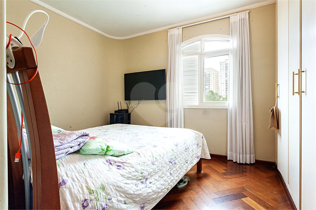 Apartamento à venda com 4 quartos, sendo 1 suíte, em Jardim Marajoara, São Paulo, SP