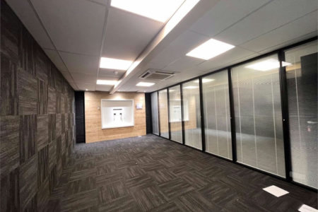 Prédio Corporativo em Santos | 4 Pavimentos | Galpão com Pé-Direito Duplo | Estrutura para +200 Pessoas | Compra Ou Locação