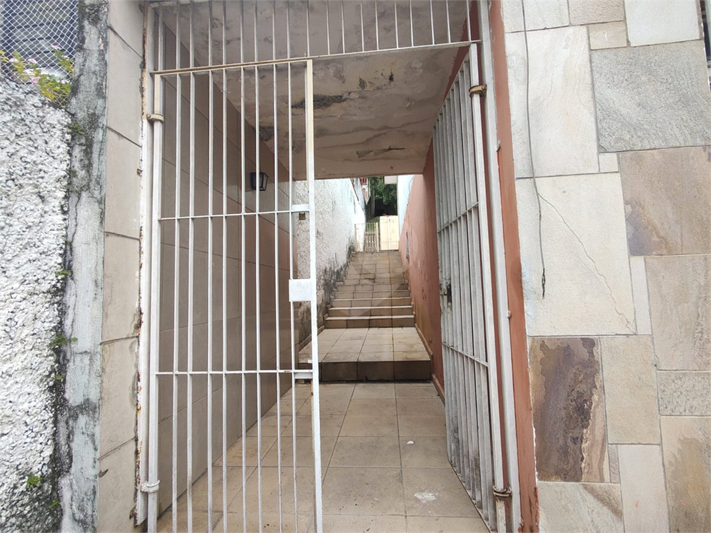 Sobrado à venda com 3 quartos, sendo 1 suíte,  em Tremembé, São Paulo, SP