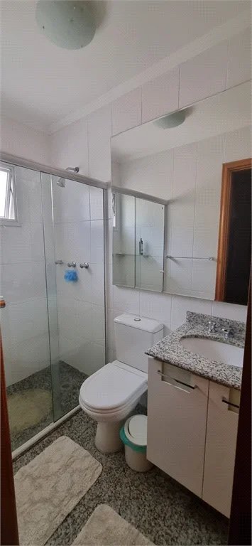 Casa à venda com 4 quartos, sendo 2 suítes,  no condomínio Casas de Windsor, São Paulo - SP
