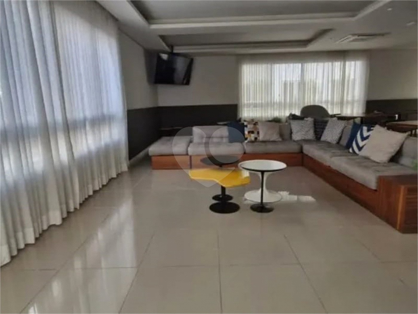 Apartamento à venda com 2 quartos, sendo 1 suíte,  em Continental, Osasco, SP