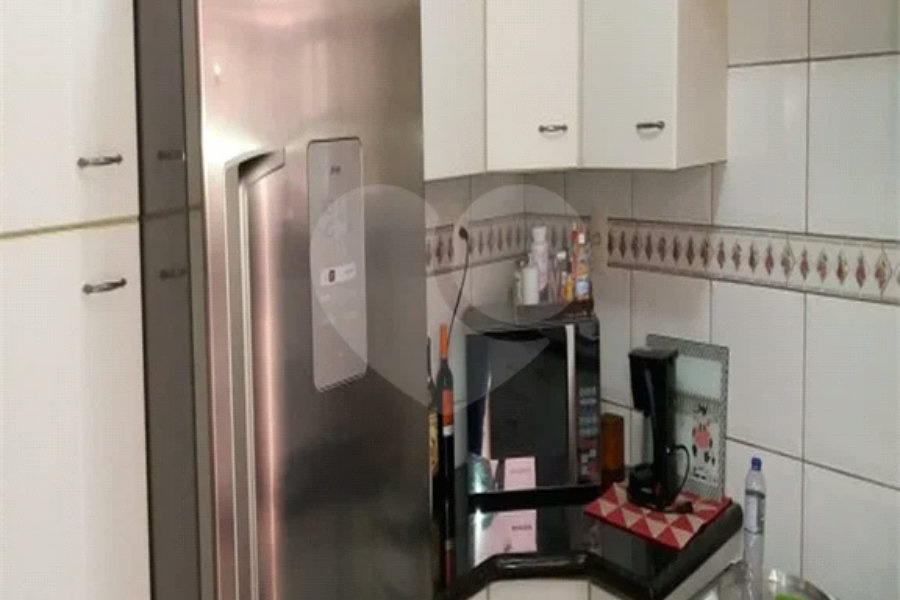 Sobrado à venda com 4 quartos, sendo 3 suítes, em Vila Irmãos Arnoni, São Paulo, SP