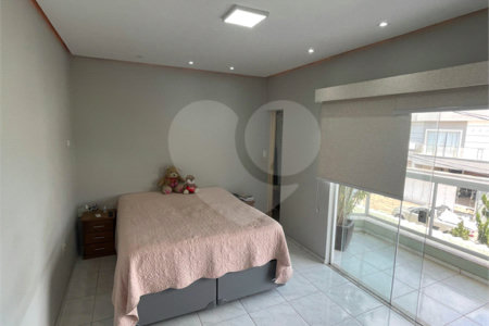 Casa à venda com 5 quartos, sendo 1 suíte, no condomínio Residencial Green Ville, Rio de Janeiro - RJ