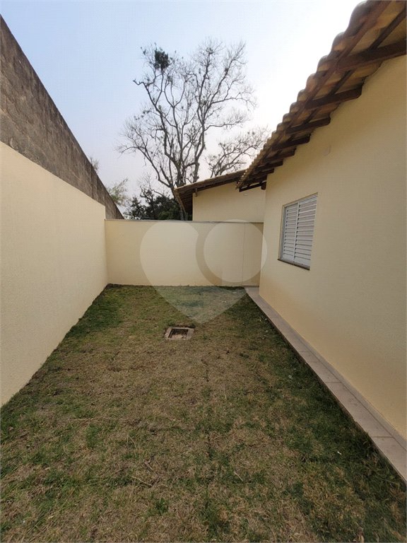 Casa à venda com 3 quartos, sendo 1 suíte,  no condomínio Vale dos Gansos, Mairiporã - SP