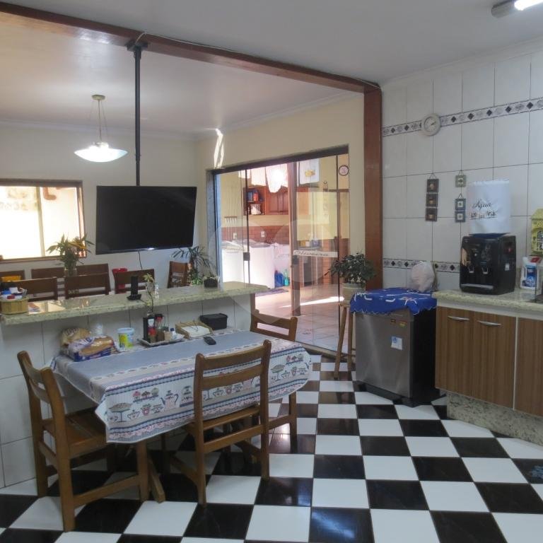 Sobrado à venda com 4 quartos, sendo 1 suíte, em Cambuci, São Paulo, SP