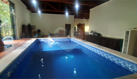 Casa à venda ou para alugar com 5 quartos, sendo 4 suítes,  no condomínio Sausalito, Mairiporã - SP