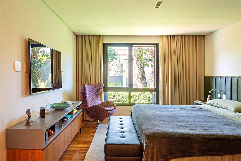 Casa à venda com 3 suítes no condomínio Reserva 8, São Paulo - SP