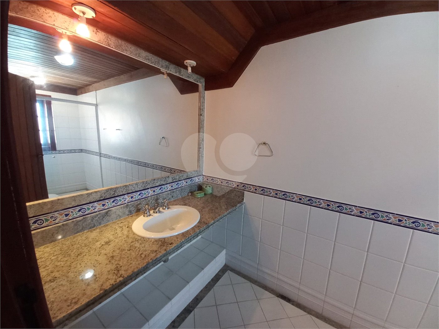 Casa à venda com 4 quartos, sendo 3 suítes,  em Geribá, Armação dos Búzios, RJ