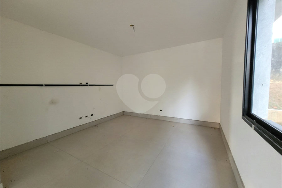 Casa à venda com 6 quartos, sendo 4 suítes, no condomínio Suíça da Cantareira, Mairiporã - SP