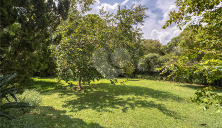 Sobrado à venda com 4 quartos, sendo 2 suítes,  em Alto da Boa Vista, São Paulo, SP
