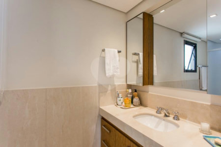 Apartamento à venda com 3 suítes em Campo Belo, São Paulo, SP