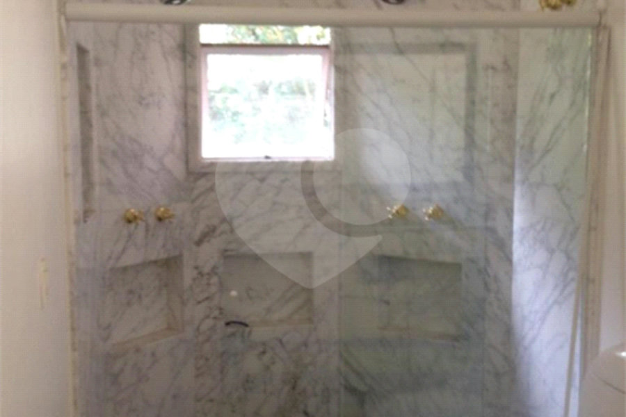 Sobrado à venda com 4 quartos, sendo 2 suítes, em Serra da Cantareira, Mairiporã, SP