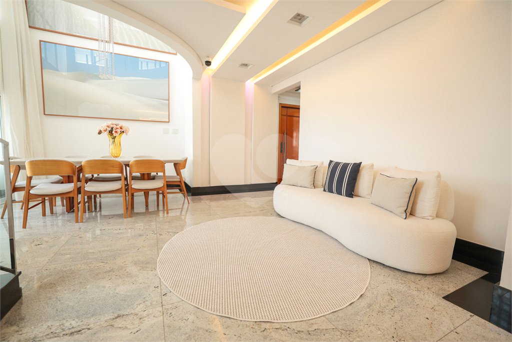 Apartamento à venda com 4 quartos, sendo 1 suíte,  em Vila Mariana, São Paulo, SP