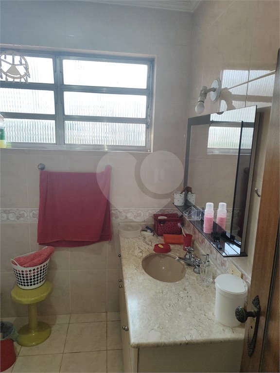 Casa à venda com 4 quartos, sendo 2 suítes, no condomínio Chácara das Rosas, São Paulo - SP