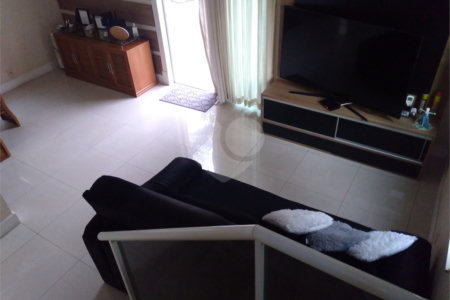Casa à venda com 3 quartos, sendo 1 suíte,  no condomínio Conselheiro Ferraz, Rio de Janeiro - RJ
