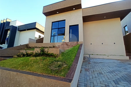 Casa à venda com 3 quartos, sendo 1 suíte, no condomínio Buona Vita, Atibaia - SP