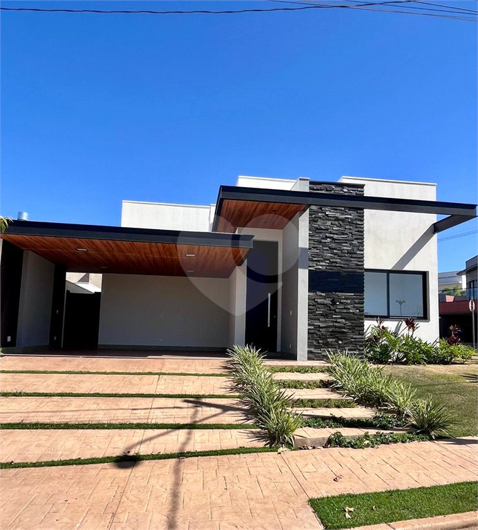 Casa à venda com 3 suítes em Residencial Village Damha III, Araraquara, SP