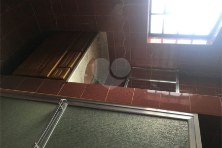 Casa à venda com 4 quartos, sendo 1 suíte, no Centro, Piracaia, SP
