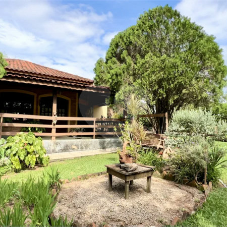 Chácara à venda com 4 quartos, sendo 1 suíte, em Pinheirinho, Vinhedo, SP