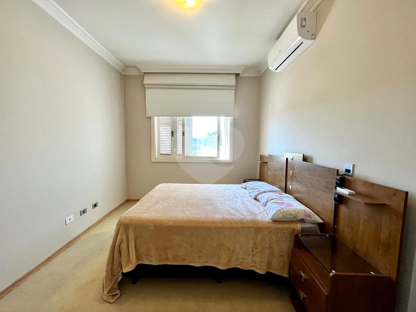 Casa à venda com 5 quartos, sendo 3 suítes, no condomínio Santa Teresa 1, Vinhedo - SP