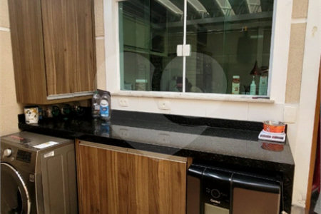 Sobrado à venda com 3 quartos, sendo 1 suíte, em Vila Nivi, São Paulo, SP
