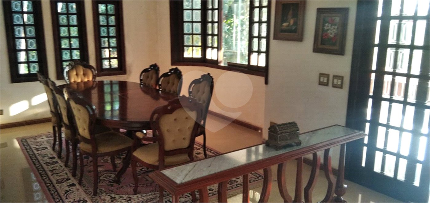Casa à venda com 6 quartos, sendo 1 suíte, no condomínio Associação Reserva das Hortênsias, Mairiporã - SP