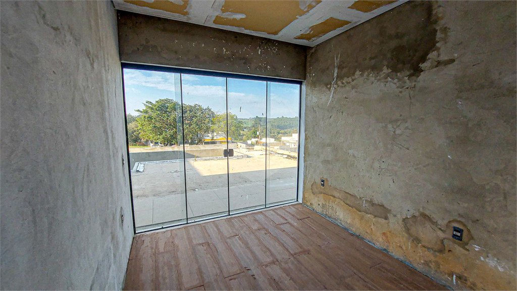 Casa à venda com 3 quartos, sendo 1 suíte, no condomínio Residencial Fazenda Alta Vista, Salto de Pirapora - SP