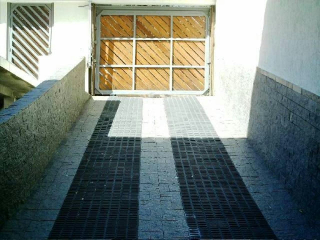 Sobrado à venda com 4 quartos, sendo 3 suítes, em Horto, São Paulo, SP