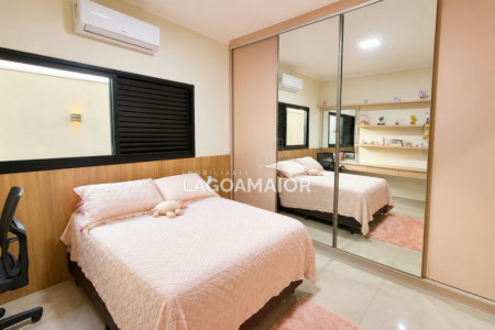 Casa à venda com 4 quartos, sendo 4 suítes, no condomínio Residencial Villa Dumont, Três Lagoas - MS